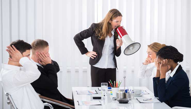 ۵ روش کاربردی برای مقابله با مدیر بد و محیط کار سمی
